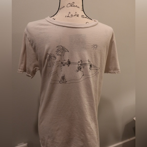 White brandy  t-shirt. Good condition. Skeleton skate park graphic on front - Picture 2 of 2